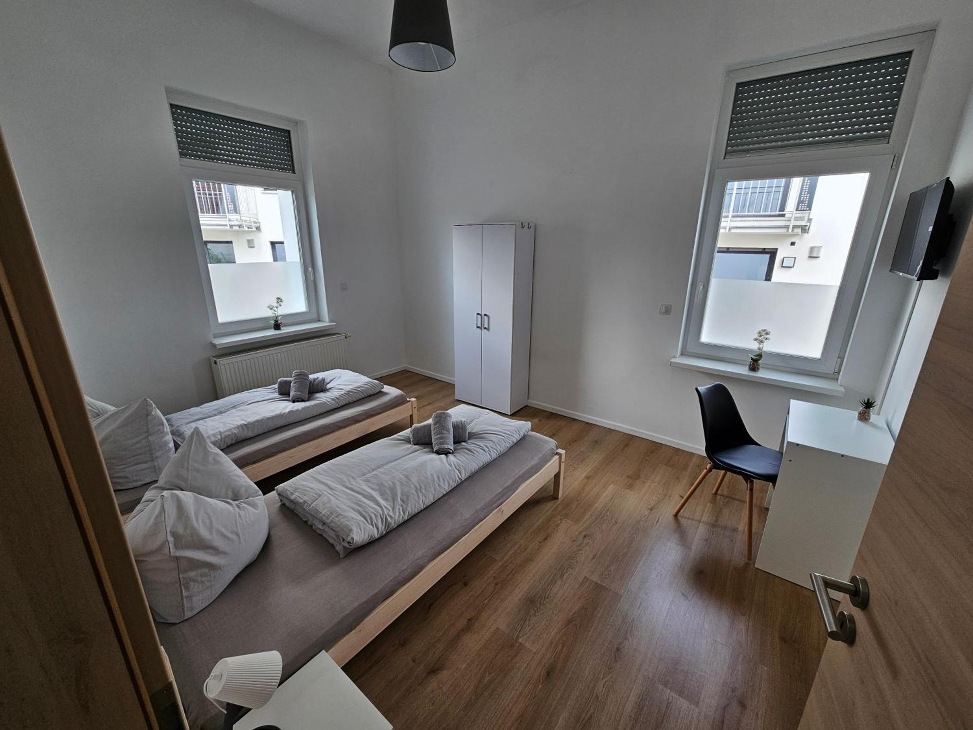 Apartment Evelyns Apartment, Nahe Der Therme Und Dem Zentrum, Privat Parkplatz, Balkon, Highspeed-wlan *