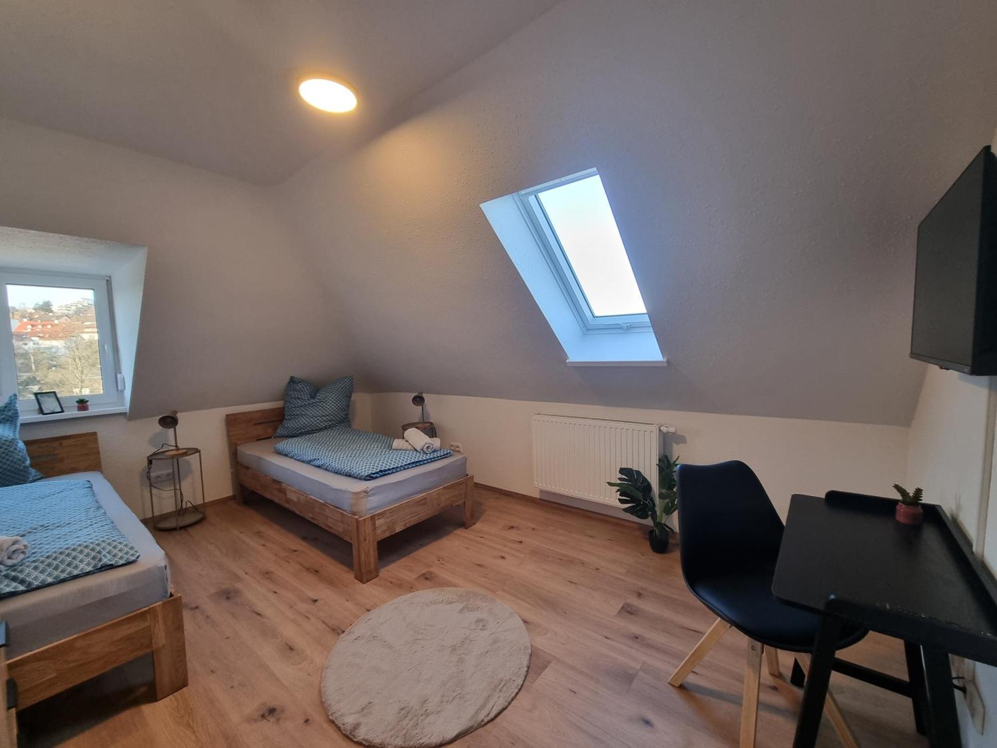 Evelyns Apartment, Nahe Der Therme Und Dem Zentrum, Privat Parkplatz, Balkon, Highspeed-wlan *